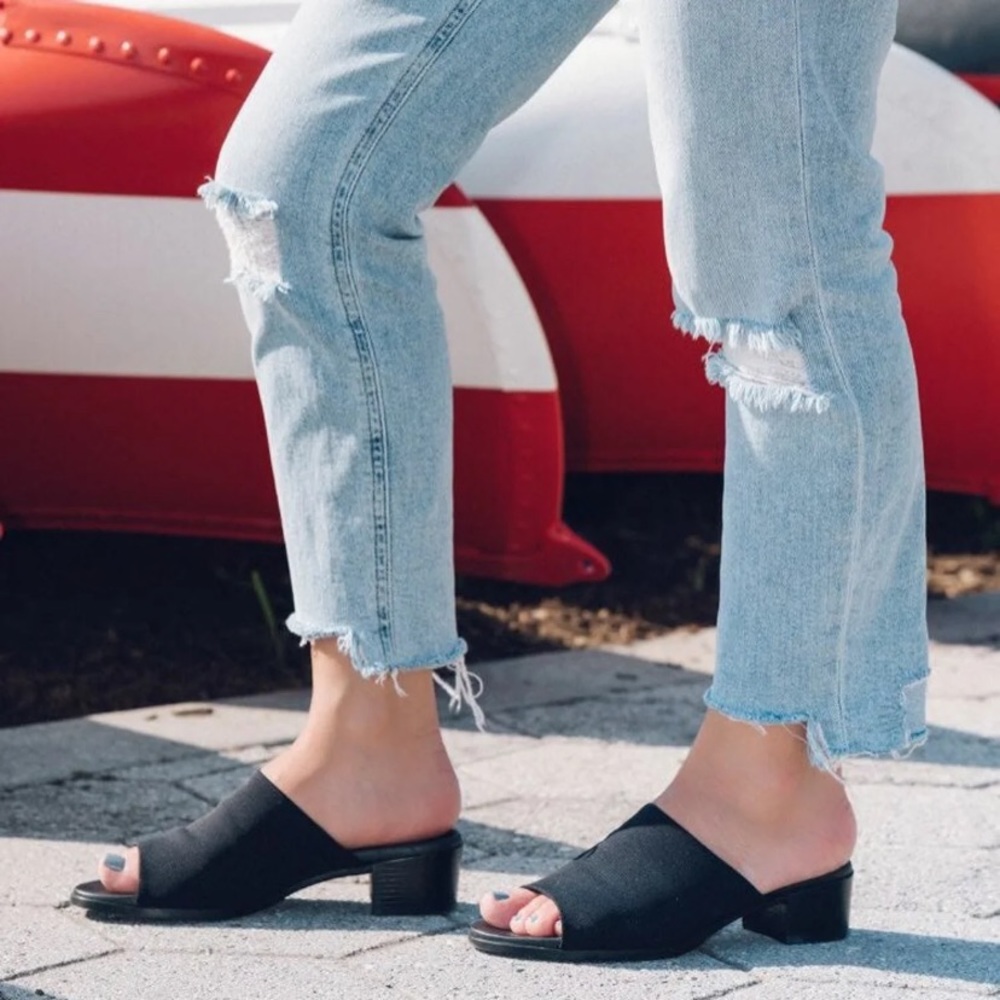 Munro Beth Slide Sandal